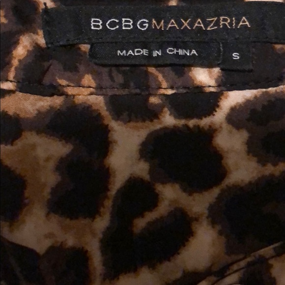 BCBG Button down leopard print - Picture 2 of 6